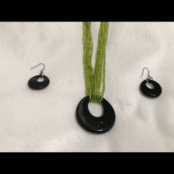 Glass Pendant Necklace with Earrings Set - Picture 9 of 10